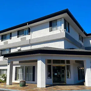 3* Hotel Governors