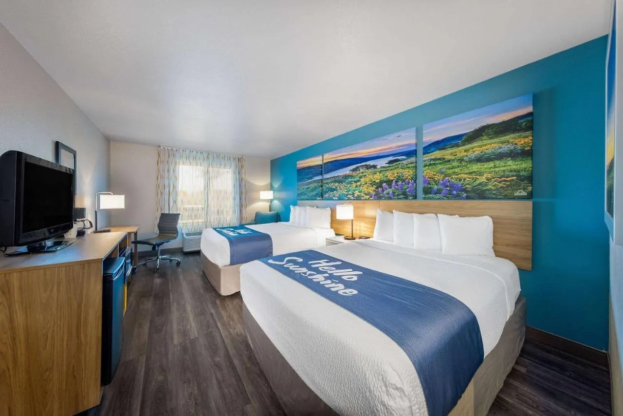 Hotell Days Inn By Wyndham Lathrop
