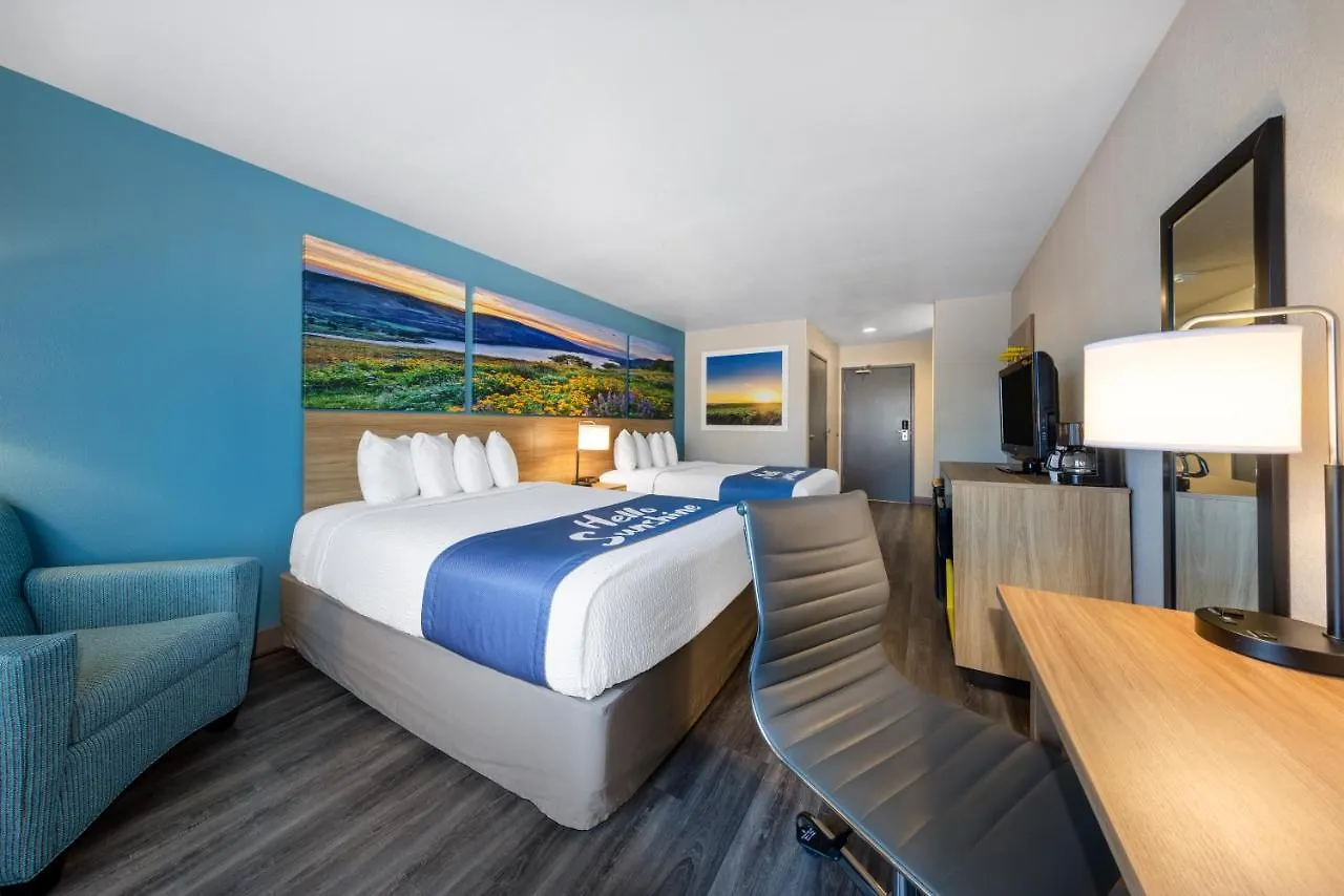 Hotell Days Inn By Wyndham Lathrop
